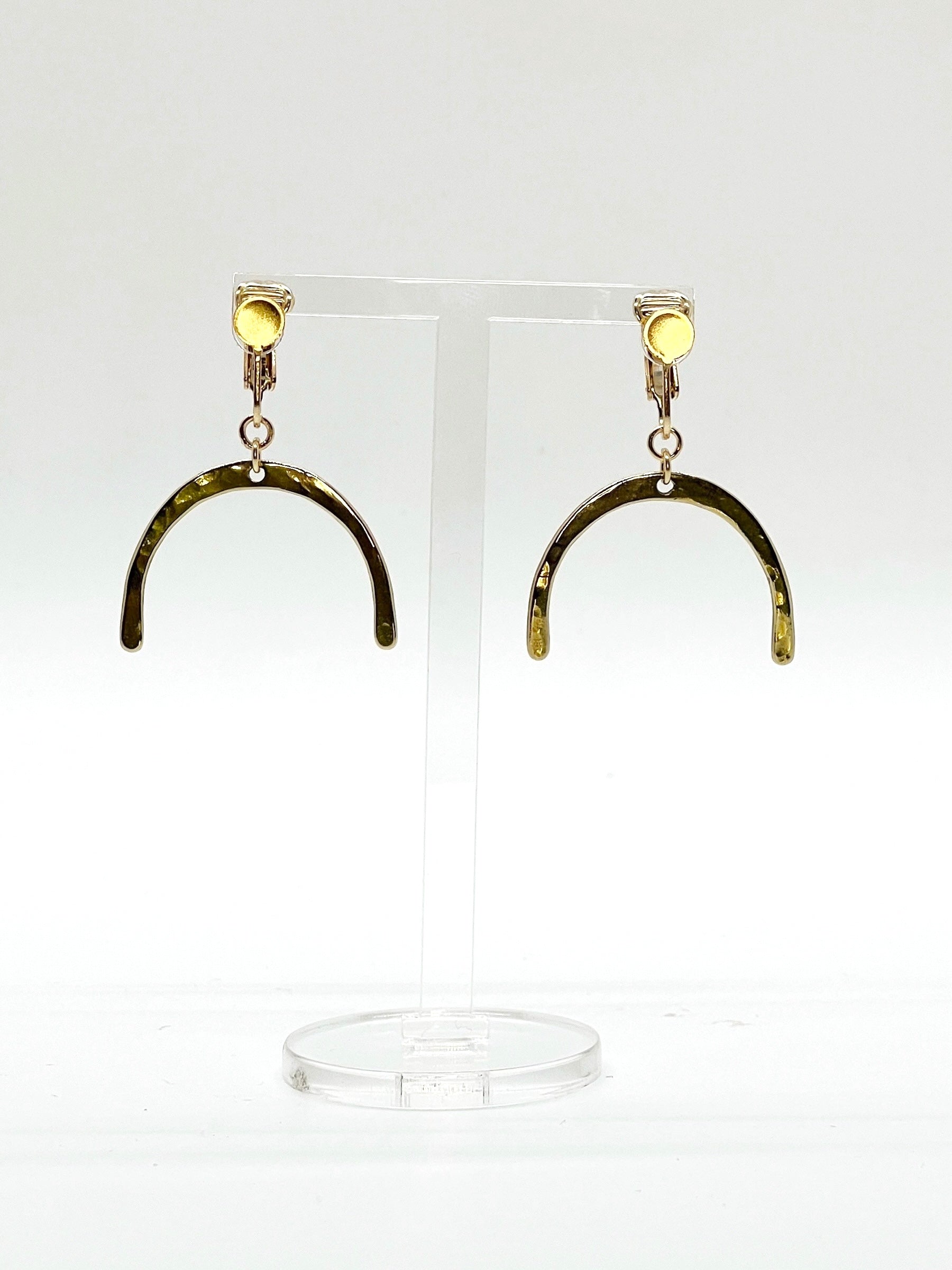 This Adaptive Add-On converts your Son of a Sailor earrings into easy-to-wear clip-ons. It's perfect for those without pierced ears, those with sensitive or stretched earlobes, or anyone who finds traditional earwires challenging. Available in sterling silver or 14k gold-filled, it offers a comfortable, accessible fit without sacrificing style.