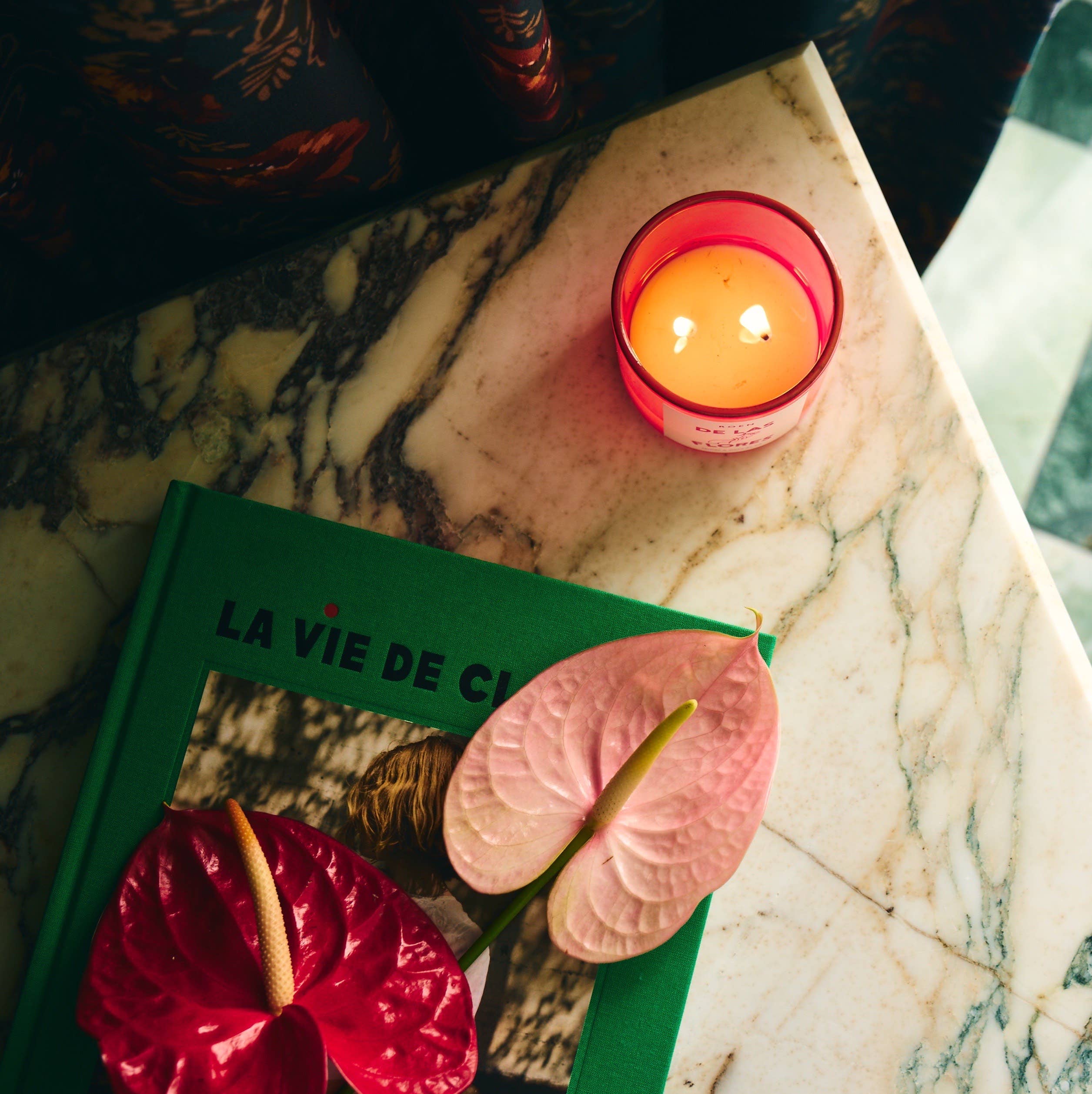 Inspired by Mexico City’s vibrant flower market with soft notes of lily, gardenia, yucca, and pink peppercorn. Hand-painted jar designed to be re-loved and reused.