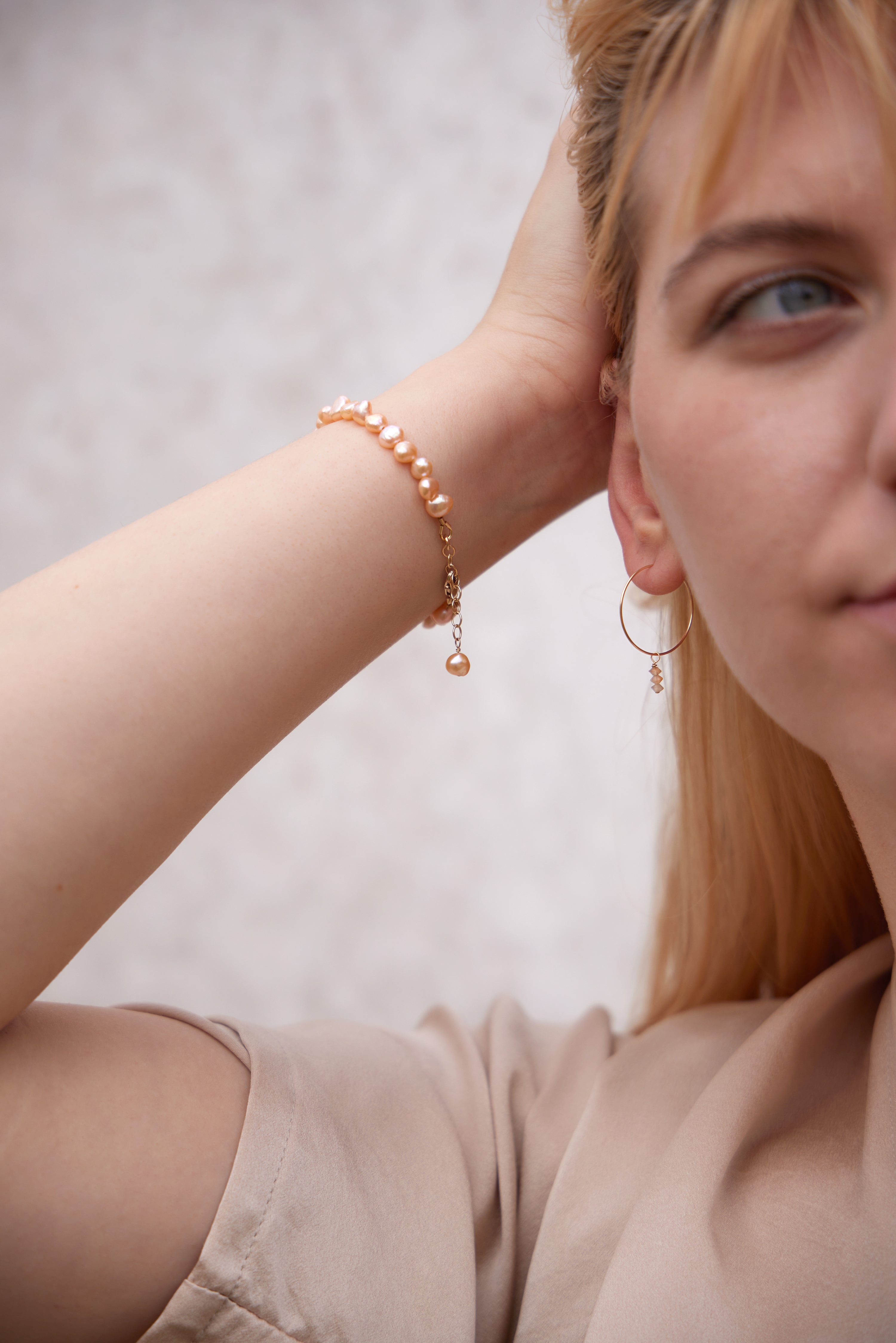 Perla Strand Bracelet