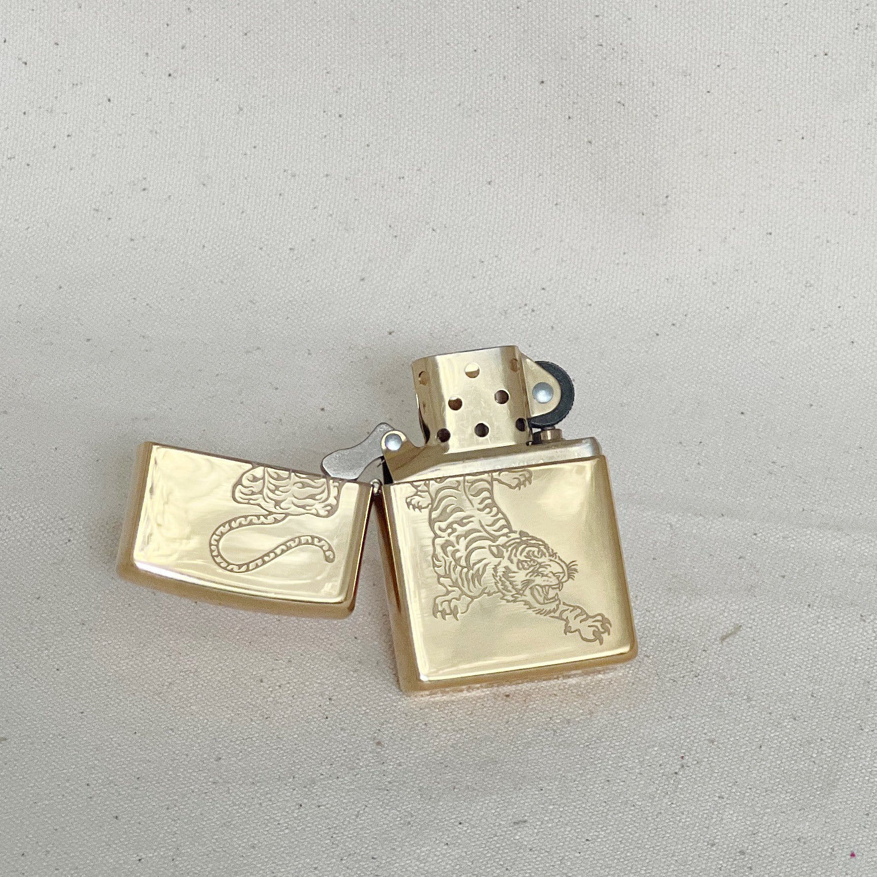 Brass Lighter | Tiger Zippo