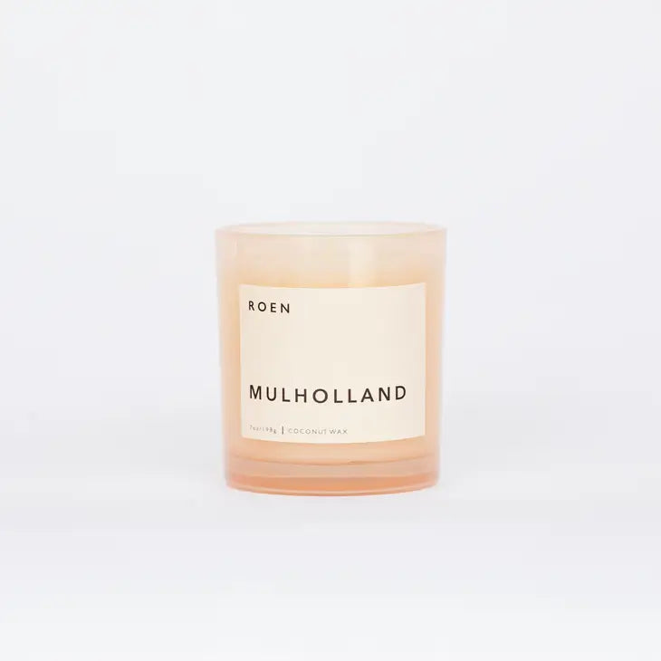 A rich, sophisticated blend of hinoki wood, amber resin, suede, incense, and clove. Warm, complex, and opulent with creamy, spicy undertones.