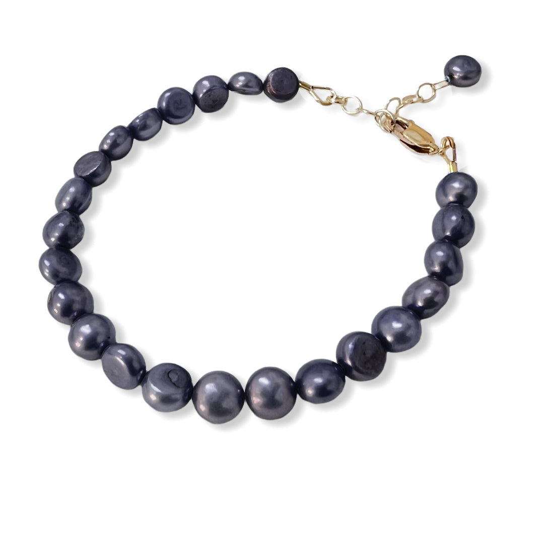 Perla Strand Bracelet