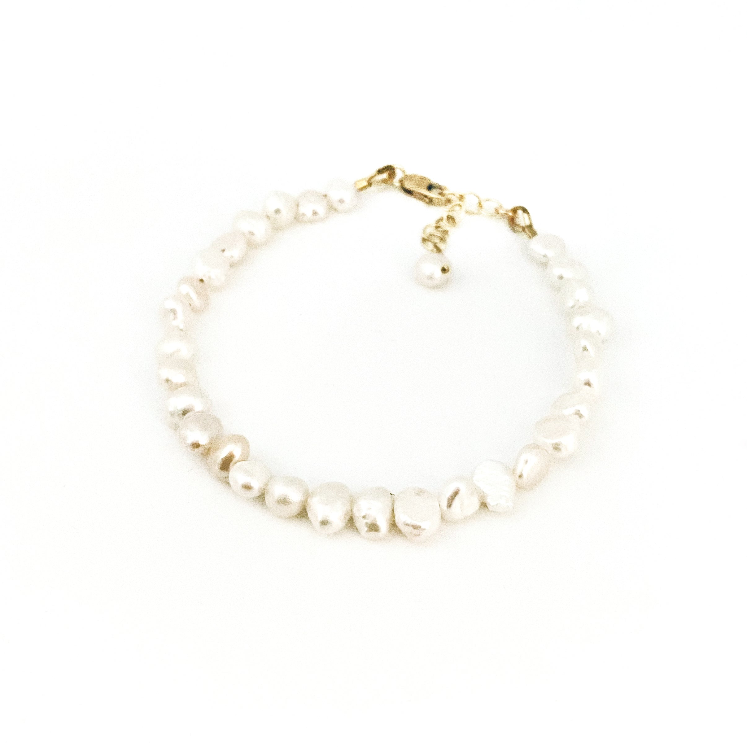 Perla Strand Bracelet