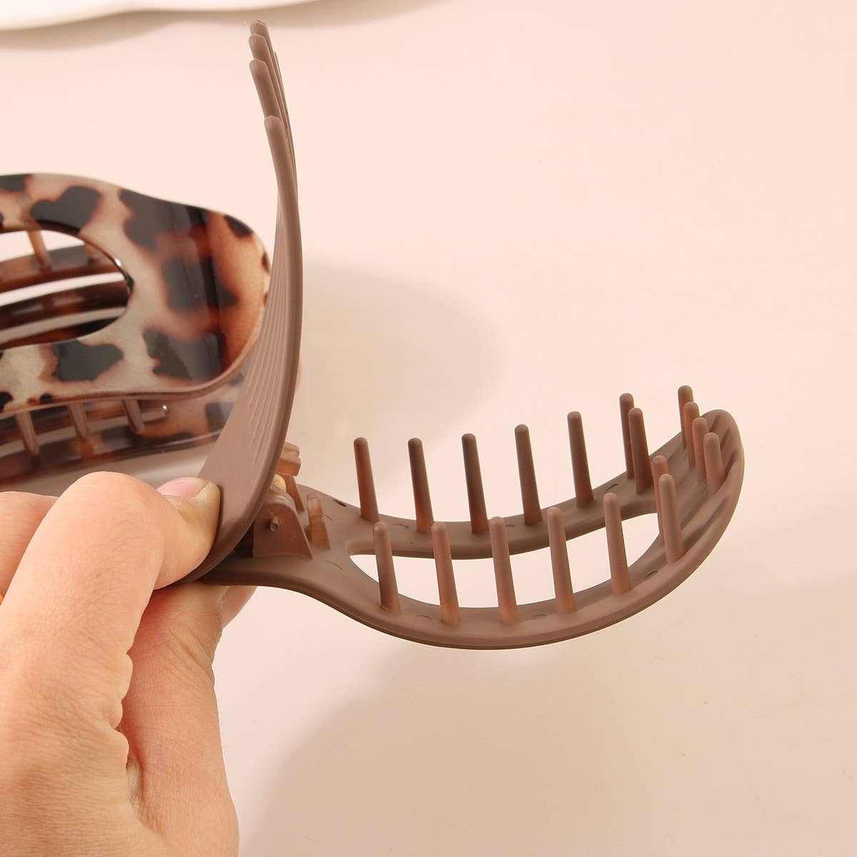 Hair Claw Clip | Oval Duckbill