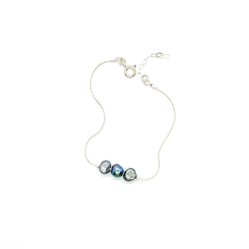 Perla Bracelet | Freshwater Pearls on Sterling Silver Chain