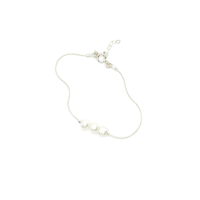 Perla Bracelet | Freshwater Pearls on Sterling Silver Chain