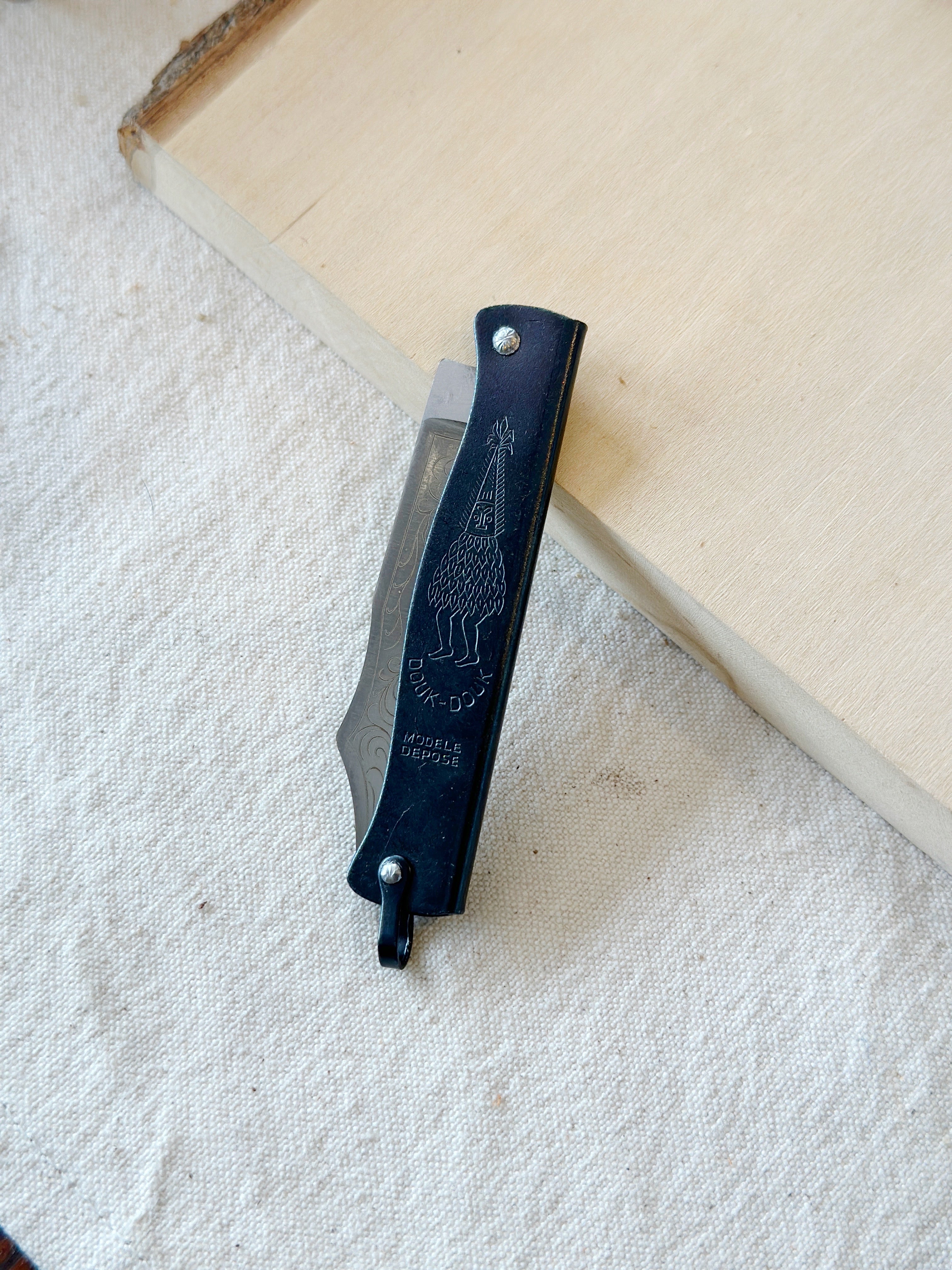 フランス製 ポケットナイフ DOUK DOUK ( #131 ) Douk Douk large black handle