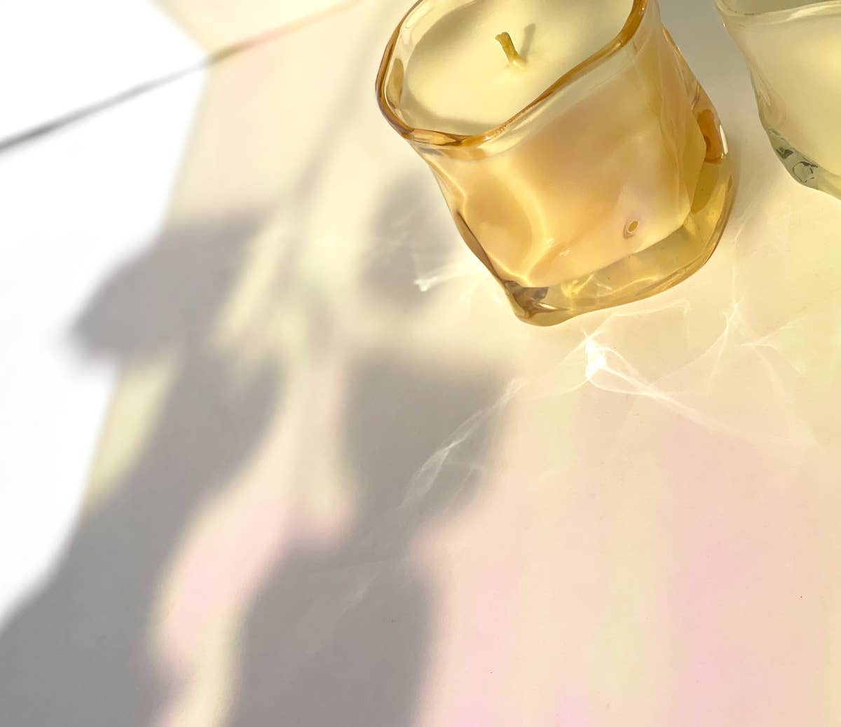 No. 3 : Moss + Amber- sweet musk, bright masculine.

Top: Sage, Orange, Grapefruit&nbsp;
Heart: Lavender
Base: Amber, Tonka Bean, Oakmoss