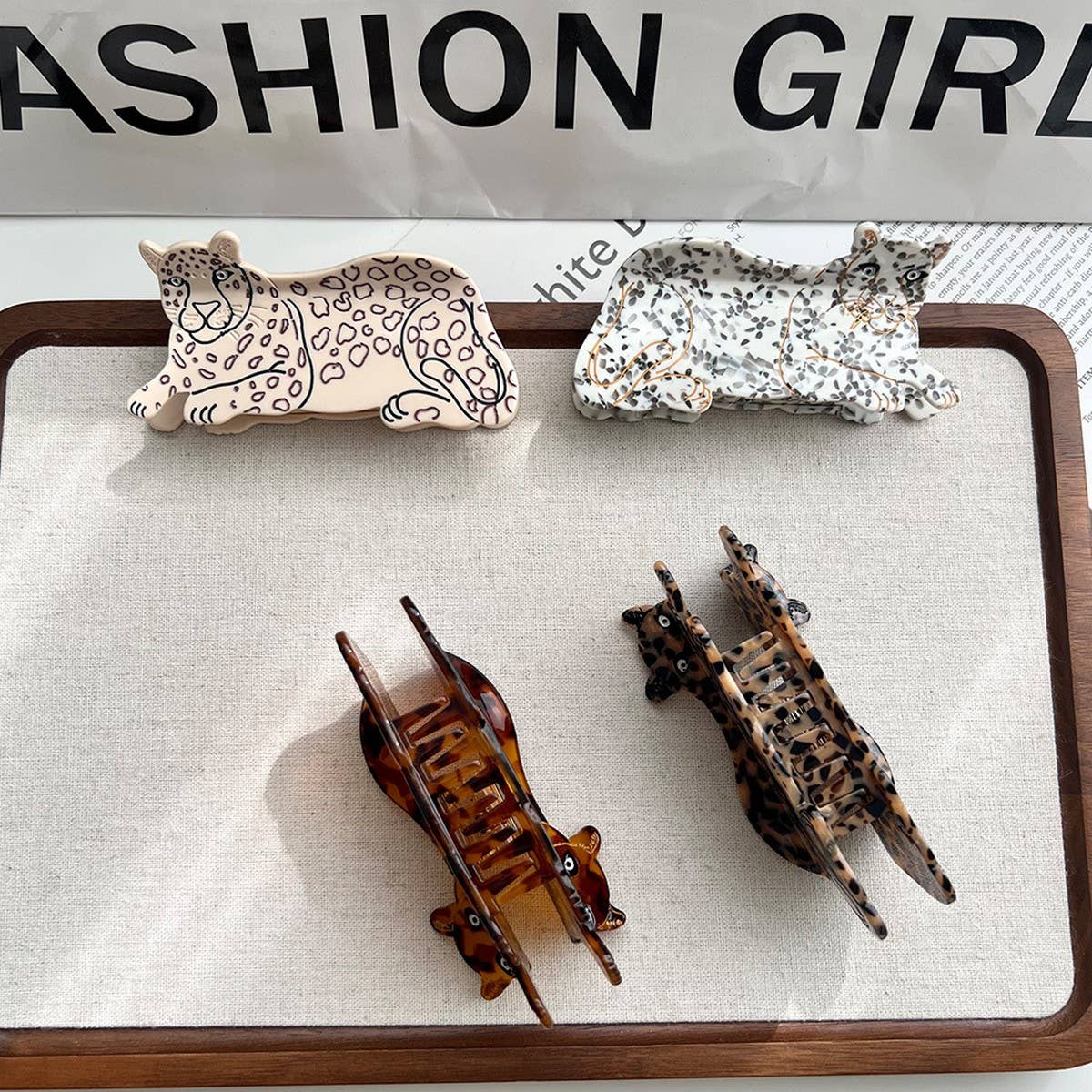 Add a touch of wild style to your hair with this leopard-print claw clip. Made from smooth acetate, it’s lightweight yet strong, keeping your hair secure while adding a bold, playful pattern to any look. Perfect for animal print lovers or anyone looking to make a stylish statement.