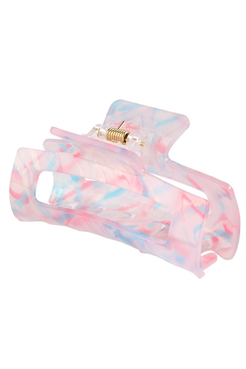 This flat tortoise shell claw clip is a simple, stylish staple for everyday wear. Its smooth acetate finish and classic pattern make it an easy match for any outfit, while the strong hold keeps your hair comfortably in place. Lightweight, chic, and endlessly versatile, it’s the kind of clip you’ll reach for again and again.