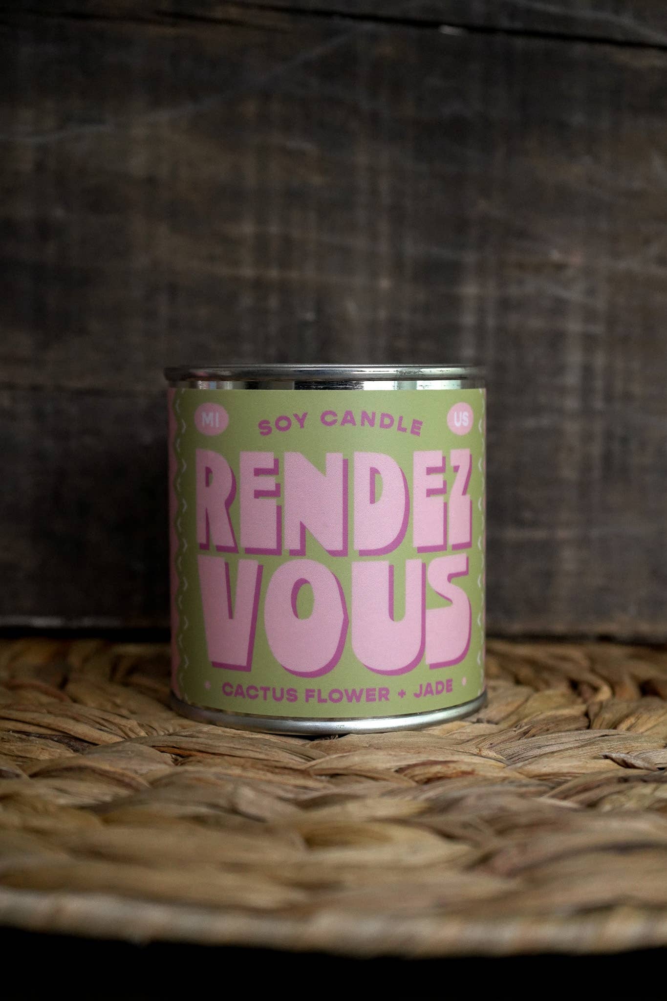 One of our absolute favorite candles for spring and summer, Rendezvous is fresh, floral, and just a little mysterious. With notes of cactus flower and jade, this scent is like a breezy desert evening—cool, calm, and full of possibility.
