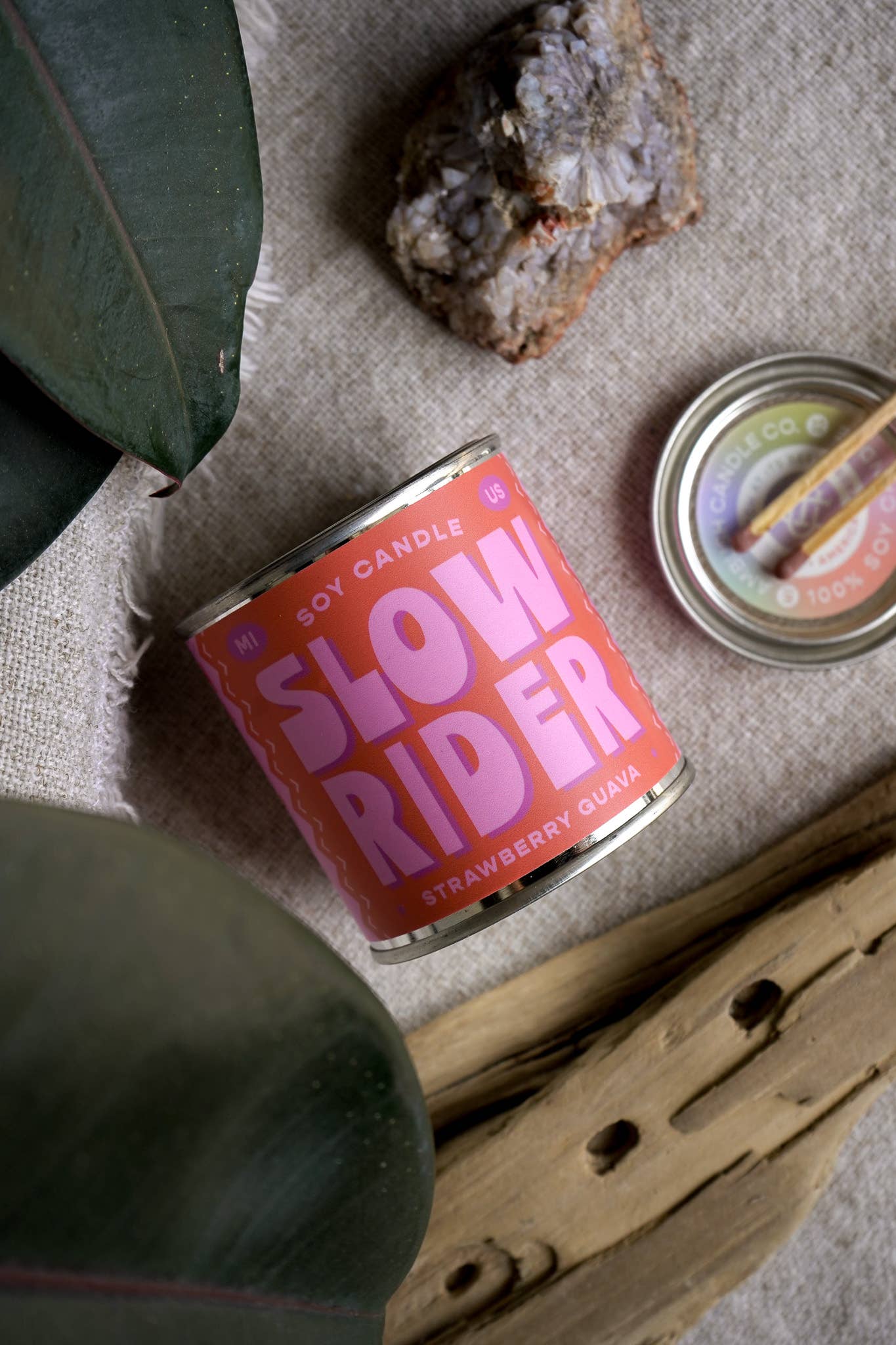 One of our absolute favorite candles for spring and summer, Slow Rider is fruity, smooth, and seriously feel-good. With juicy notes of strawberry and guava, this scent is like cruising with the windows down on a warm afternoon.