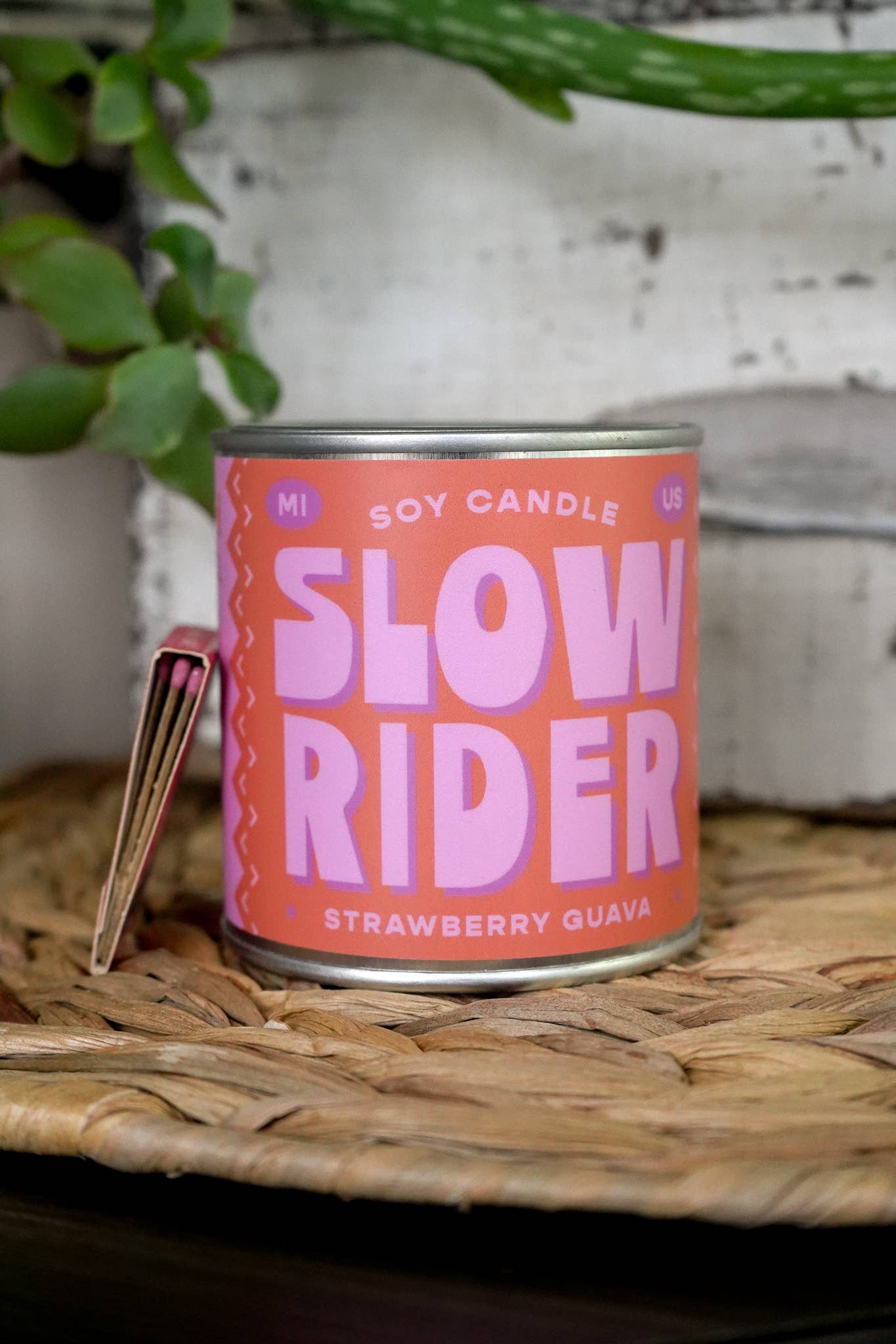 One of our absolute favorite candles for spring and summer, Slow Rider is fruity, smooth, and seriously feel-good. With juicy notes of strawberry and guava, this scent is like cruising with the windows down on a warm afternoon.