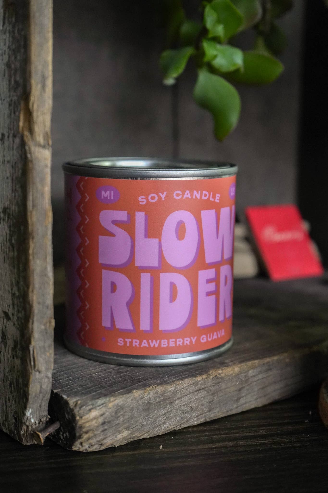 One of our absolute favorite candles for spring and summer, Slow Rider is fruity, smooth, and seriously feel-good. With juicy notes of strawberry and guava, this scent is like cruising with the windows down on a warm afternoon.