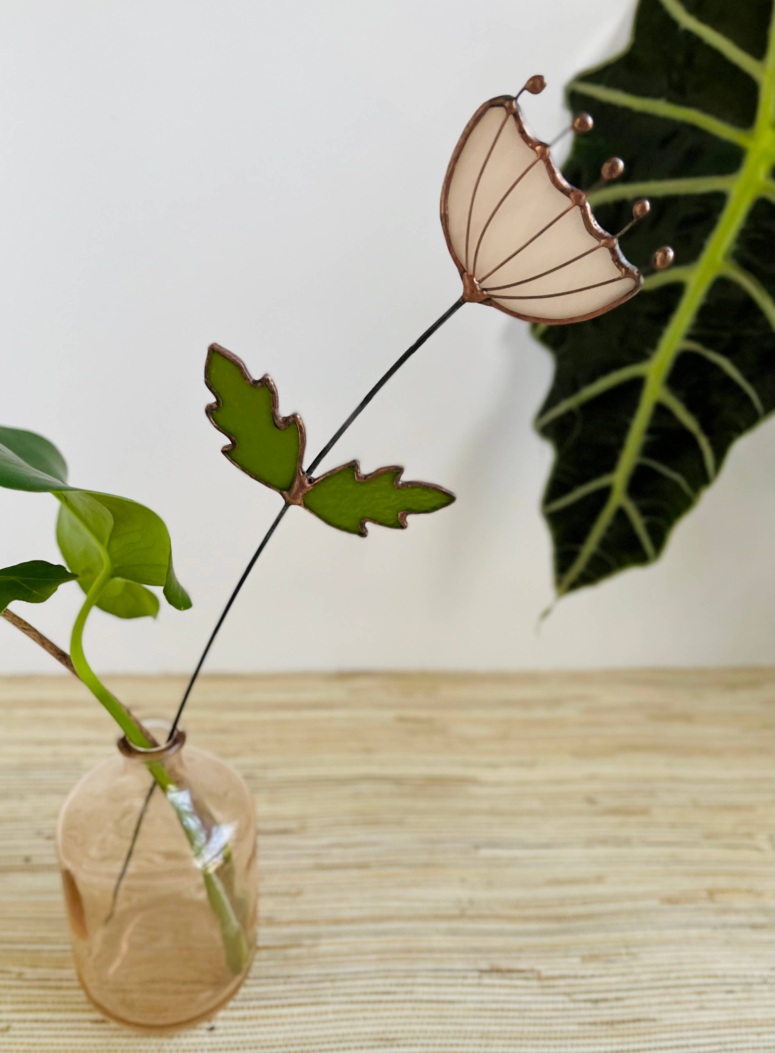 Handmade stained glass Queen Anne’s Lace brings wildflower charm to your home. A lasting botanical accent perfect for accessible, low-maintenance decor.