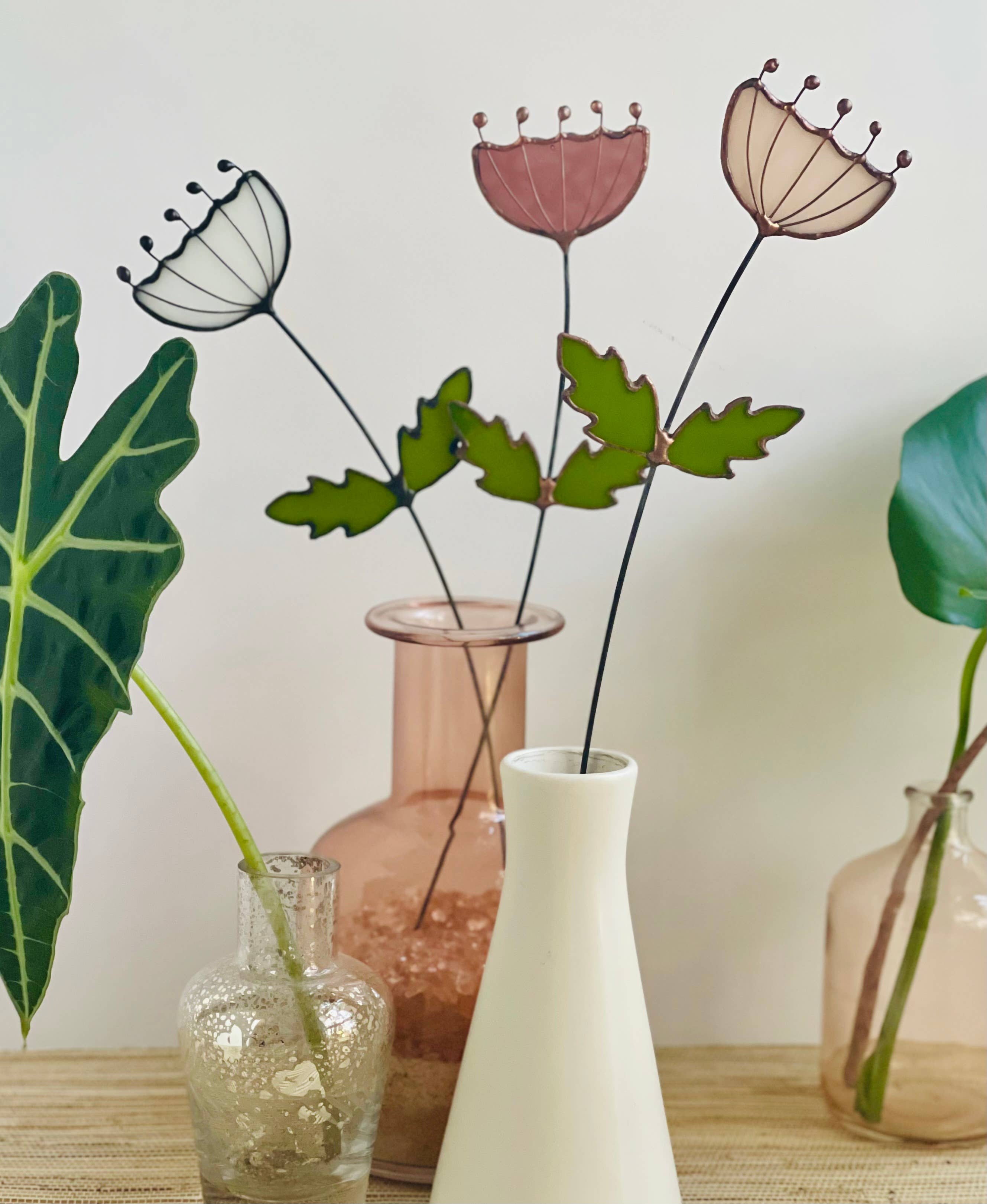 Handmade stained glass Queen Anne’s Lace brings wildflower charm to your home. A lasting botanical accent perfect for accessible, low-maintenance decor.