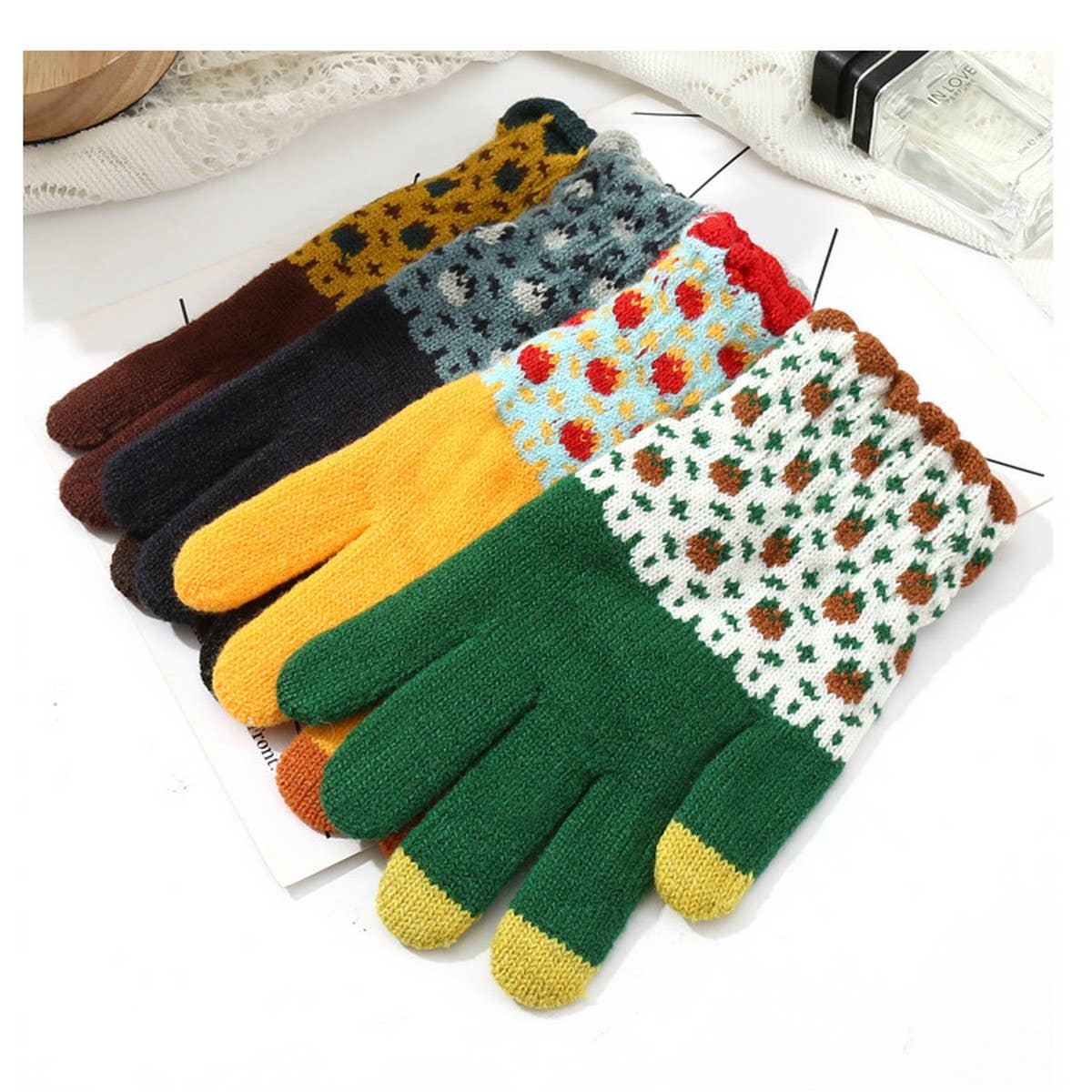 Stay cozy without missing a beat with these touchscreen knit gloves. Made from soft, high-content acrylic fiber, they keep your hands warm while letting you use your phone or tablet with ease. Comfortable, lightweight, and versatile, they’re perfect for chilly days, commuting, or casual winter outings.