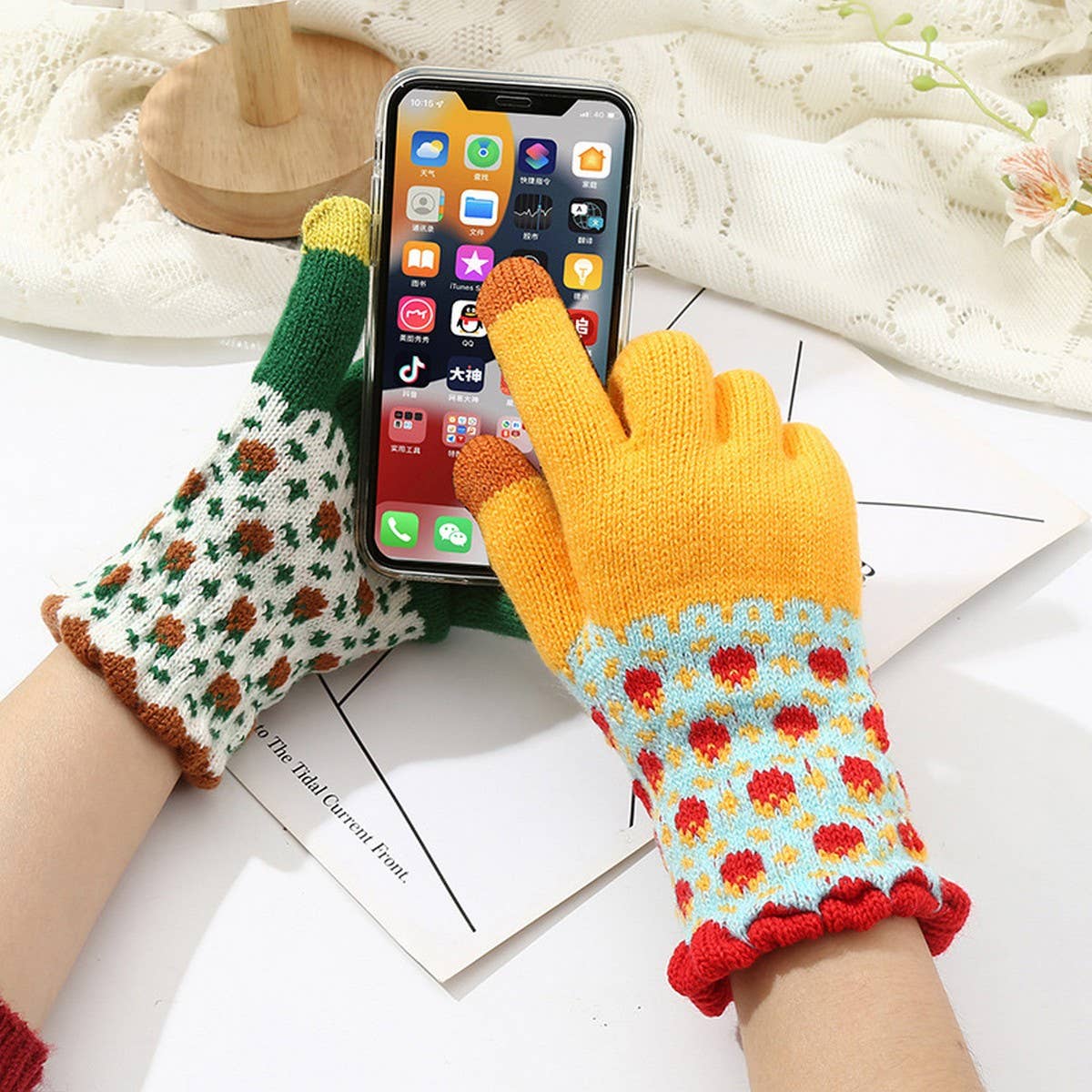 Stay cozy without missing a beat with these touchscreen knit gloves. Made from soft, high-content acrylic fiber, they keep your hands warm while letting you use your phone or tablet with ease. Comfortable, lightweight, and versatile, they’re perfect for chilly days, commuting, or casual winter outings.