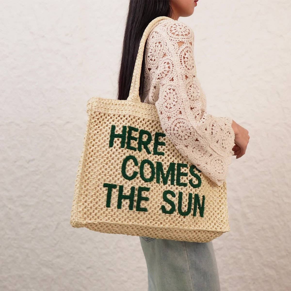 LARGE CAPACITY STRAW BAG WITH EMBROIDERED LETTERS_CWAB4700: CAMEL / (OS) 1