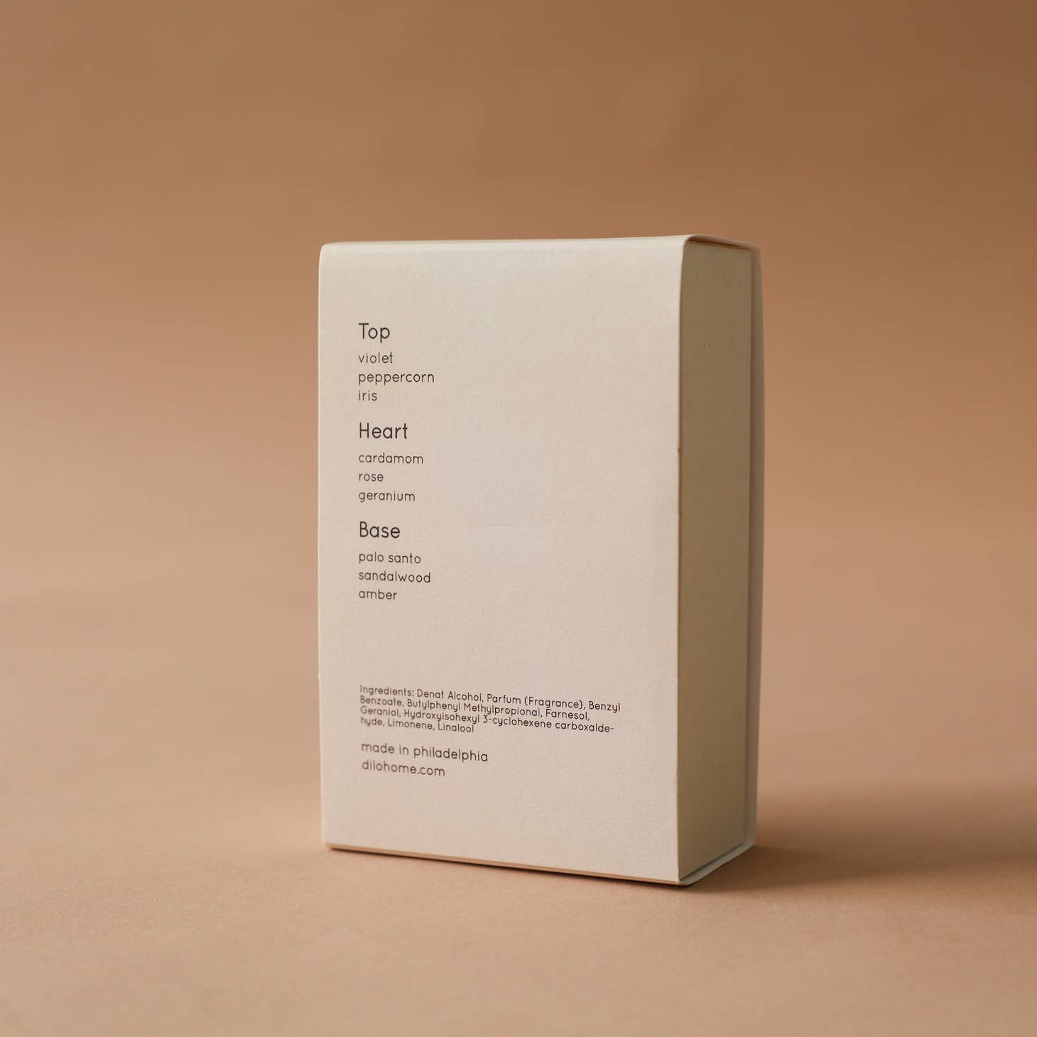 The unmistakable appeal of Palo Santo is infused into this rich, unisex fragrance. Top Notes: violet, peppercorn, iris Heart Notes: cardamom, rose, geranium Base Notes: palo santo, sandalwood, amber.