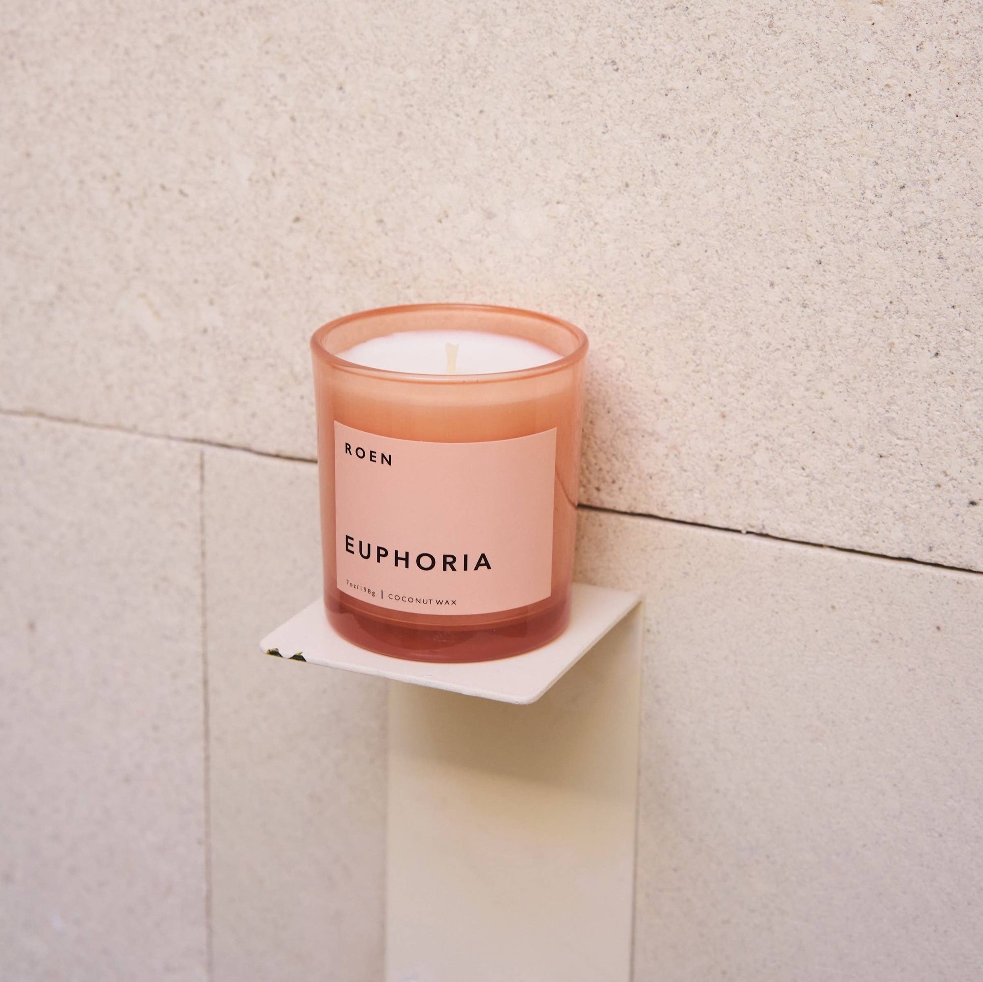 Inspired by spring in Silver Lake with blooming jasmine, lily, osmanthus, white musk, and soft vanilla. A fresh, balanced floral for everyone.