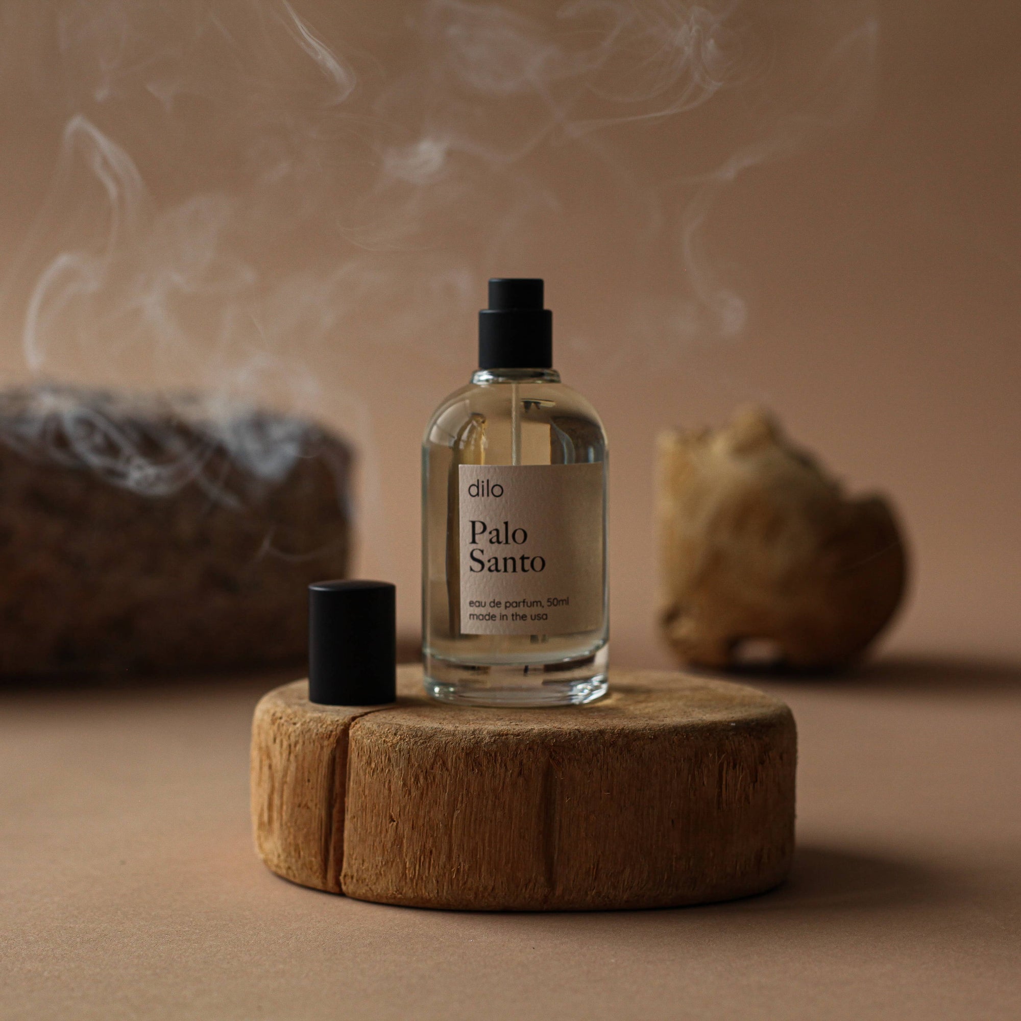 The unmistakable appeal of Palo Santo is infused into this rich, unisex fragrance. Top Notes: violet, peppercorn, iris Heart Notes: cardamom, rose, geranium Base Notes: palo santo, sandalwood, amber.